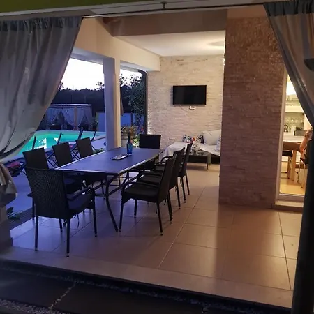 Villa Gaya In Porec With Xl Pool And E- Bike Villa *