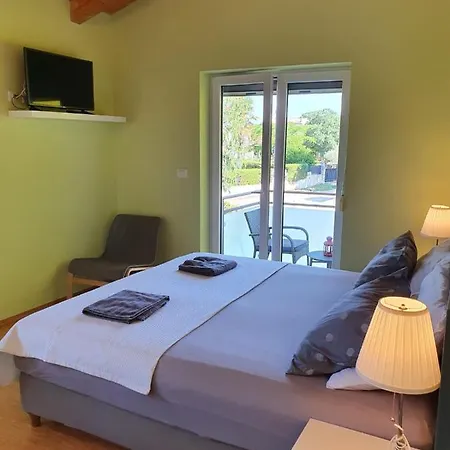 Willa Villa Gaya In Porec With Xl Pool And E- Bike Poreč