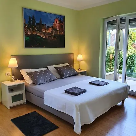 Villa Gaya In Porec With Xl Pool And E- Bike Willa *