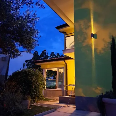 Villa Gaya In Porec With Xl Pool And E- Bike Willa Poreč