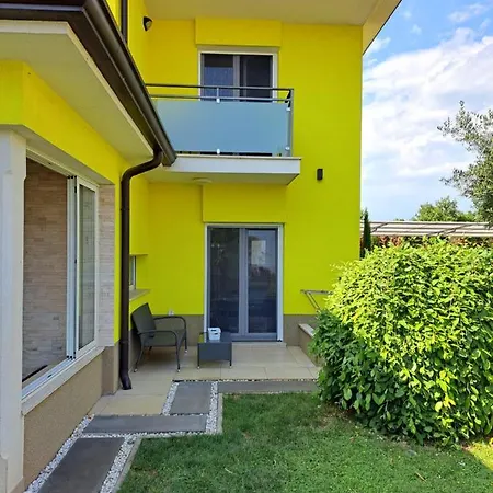 Villa Gaya In Porec With Xl Pool And E- Bike Willa *