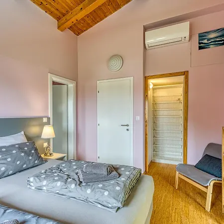 Villa Villa Gaya In Porec With Xl Pool And E- Bike *