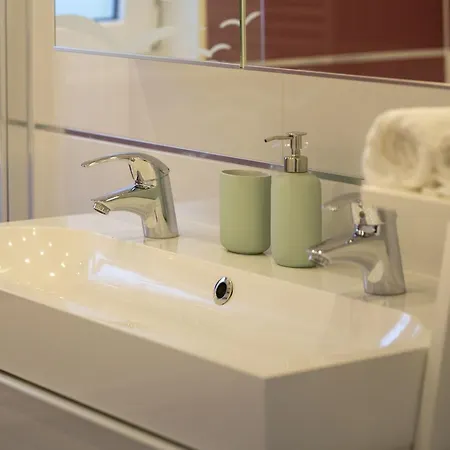 Villa Gaya In Porec With Xl Pool And E- Bike Villa