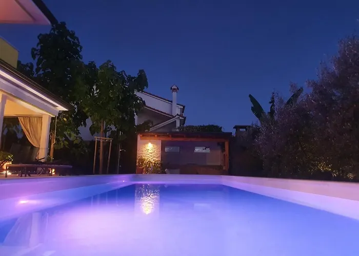 Gaya In With Xl Pool And Stunning Garden