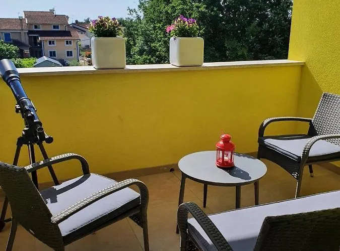 Gaya In With Xl Pool And Stunning Garden Villa Poreč