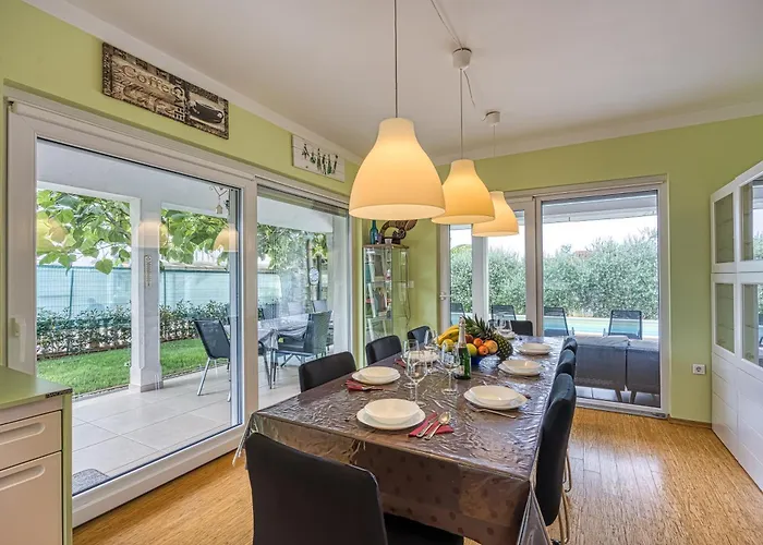 Gaya In With Xl Pool And Stunning Garden Villa