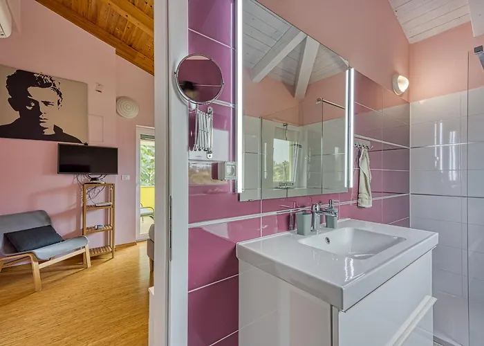 Gaya In With Xl Pool And Stunning Garden Villa *