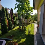 וילה Gaya In With Xl Pool And Stunning Garden פורץ