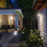 Gaya In With Xl Pool And Stunning Garden וילה