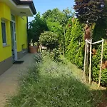 Gaya In With Xl Pool And Stunning Garden וילה פורץ