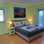 Gaya In With Xl Pool And Stunning Garden וילה *