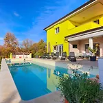 Gaya In With Xl Pool And Stunning Garden וילה *