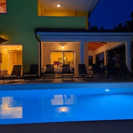 Gaya In With Xl Pool And Stunning Garden Villa *