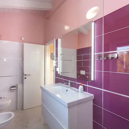 Villa Villa Gaya In Porec With Xl Pool And E- Bike Porec