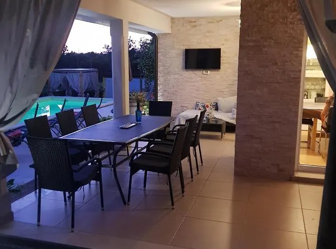 Gaya In With Xl Pool And Stunning Garden Вілла *