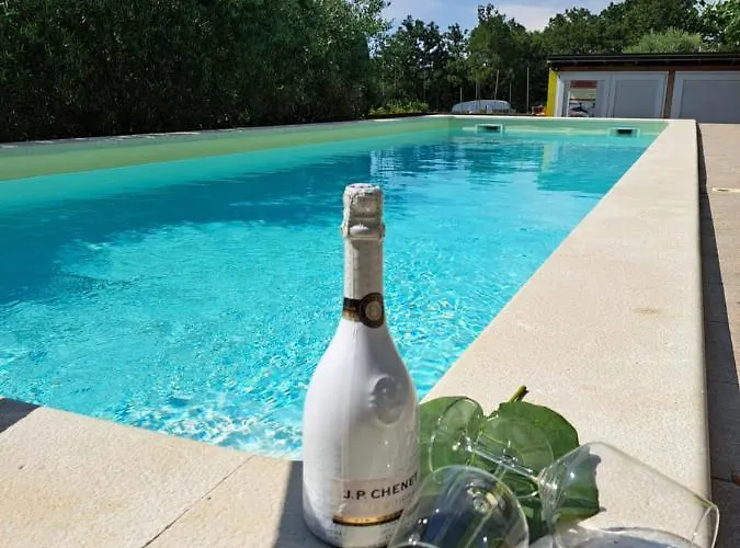 Gaya In With Xl Pool And Stunning Garden Вілла