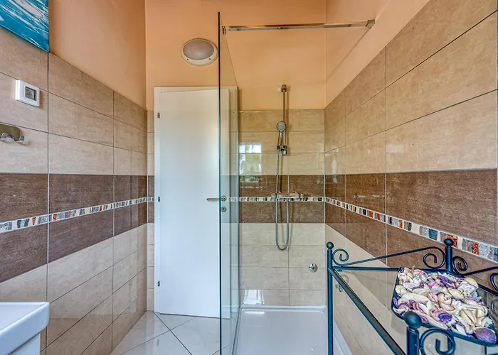 Gaya In With Xl Pool And Stunning Garden * Пореч