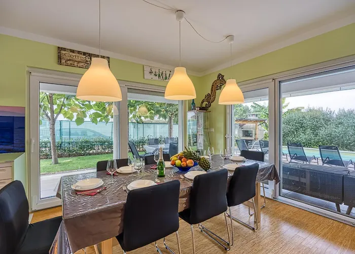 Gaya In With Xl Pool And Stunning Garden