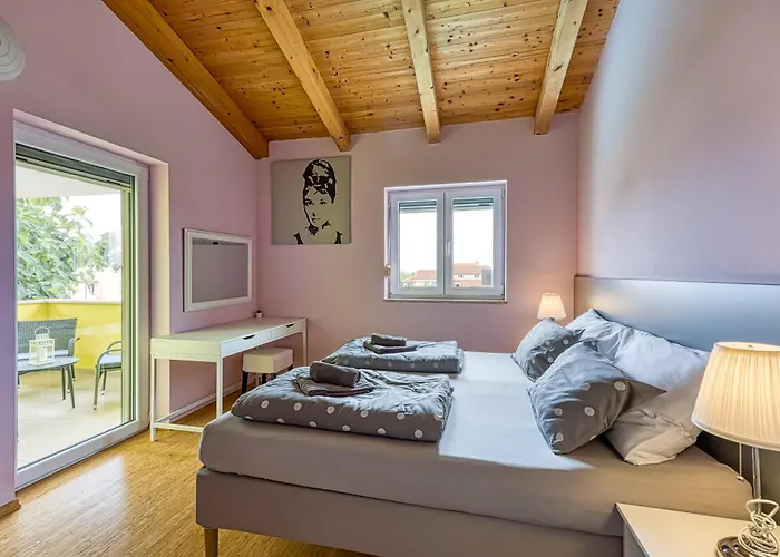 Gaya In With Xl Pool And Stunning Garden * Пореч