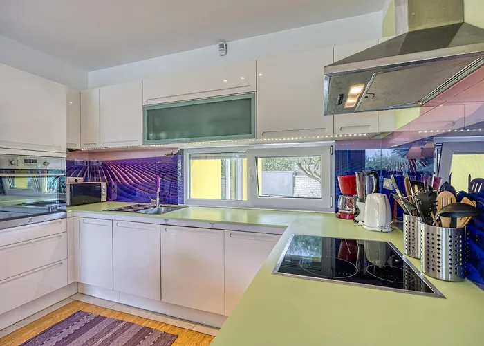 Gaya In With Xl Pool And Stunning Garden Villa Poreč