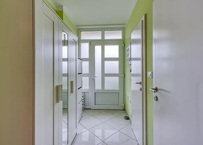 Gaya In With Xl Pool And Stunning Garden Вілла