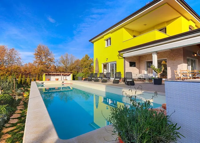 Gaya In With Xl Pool And Stunning Garden Вілла *