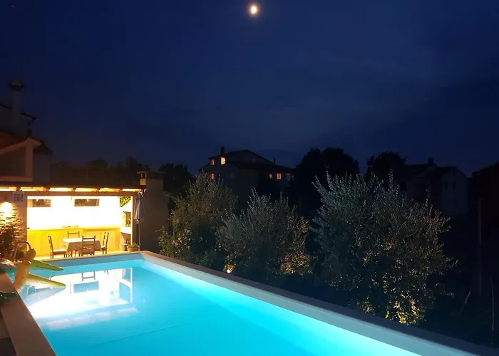 Gaya In With Xl Pool And Stunning Garden