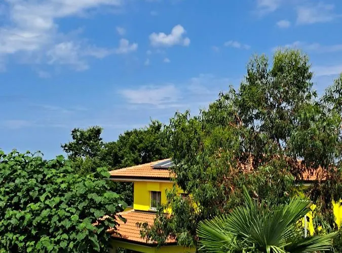 Gaya In With Xl Pool And Stunning Garden